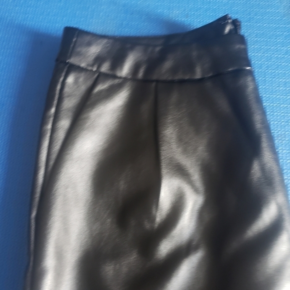 Minkpink Audrey Pleated Pants - Picture 8 of 12